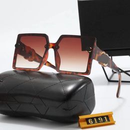 Kanaal zonnebrillen voor mannen Designer Zonnebril Dames Liepglas Hot Brand Stralingsbescherming Eyewear Toerisme Polariseerde Goggle Square Fashion Sunglasses