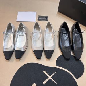 Channe Femme Mary Jane Chaussures habillées de luxe Black Blanc Designer Sneaker Sneaker Chifers Plateforme de chaussures décontractées