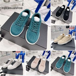Channeaux CF Designer Paris Fashion Sneakers Femmes 22a Chaussures Suede Beige White Peacock Blue Black Top Skate Skate Runner Trainers Lady Casual Skateboard Boot Boot