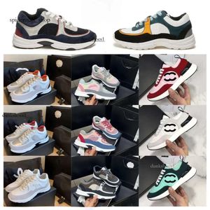 Chaussures de créateurs Channershoes Femme Sneakers Star Sneakers Out Sneaker Luxury Shoe Mens Designer Chaussures Sports Chaussures décontractées chaussures de course avec boîte 602