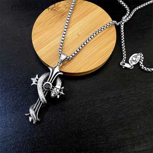 Chaopai Spirit Snake Cross En forme de pendentif en émail noir thaï argent Chaoren vieux bijoux pour hommes et femmes collier