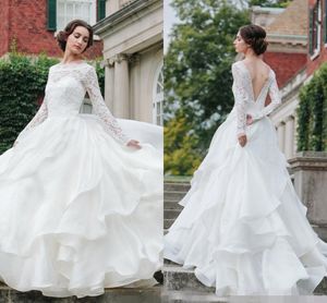 Kapel jurk tuin ruches bruidsjurk lange mouw elegante backless sexy tiered rok goedkope prijs hoge kwaliteit bateau nekvloer lengte