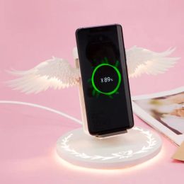Chargers 10W Universal Colorfuf LED Angel Wings Qi Qi Wireless Charger Charge Dock pour iPhone14 13Promax 12pro 11 Téléphone mobile Charger rapide