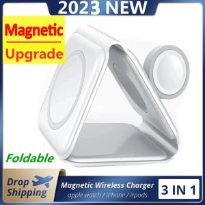 Chargers 3 in 1 magnetische draadloze laderpad Stand voor iPhone 14 13 12 Pro Max Iwatch Fast Wireless Laying Dock Station