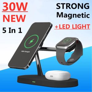 Chargers 30W 3 in 1 magnetische draadloze laderstandaard voor iPhone 13 12 Qi Fast Charging Dock Station voor AirPods Pro Apple Watch IWatch 7 6