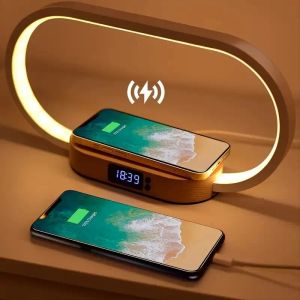Opladers multifunctionele draadloze lader kussenstandaard Klok LED Desk Lamp Night Light USB -poort snellaadstation Dock voor iPhone Samsung