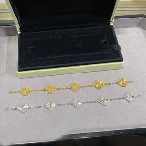 Charm 4 Four Leaf Clover Armbanden Designer Bangle Diamond 18K Gold Vrouwen Bruiloft Sieraden Chirstmas Gift