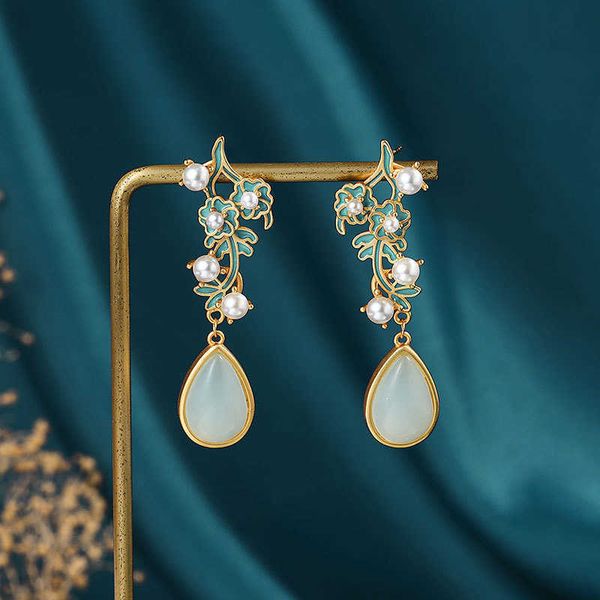 Charme Antique or artisanat naturel Hotan Jade boucles d'oreilles goutte d'eau pour les femmes émail fleurs incrustées de perles eardrop vintage bijoux de mariage Z0323