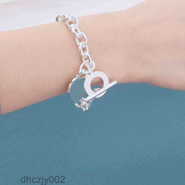 Brazalete con dijes, pulsera v chapada en oro, marca de corazón de melocotón, luz de lujo, versátil, moda para parejas, espectáculo Popular 41IL 41IL