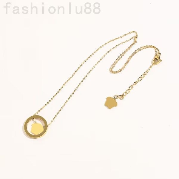 Bracelet à breloques bijoux de créateur dame collier en or plaqué pour hommes femmes matériel lisse collier pendentif à la mode vintage moderne élégant zf072