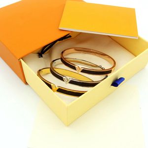bracelet à breloques bracelet en cuir bracelet de serrure de mode bracelet de créateur de bijoux classique bracelet en métal de marque marron plat pour hommes et femmes amoureux coffret cadeau de bijoux AAA6688