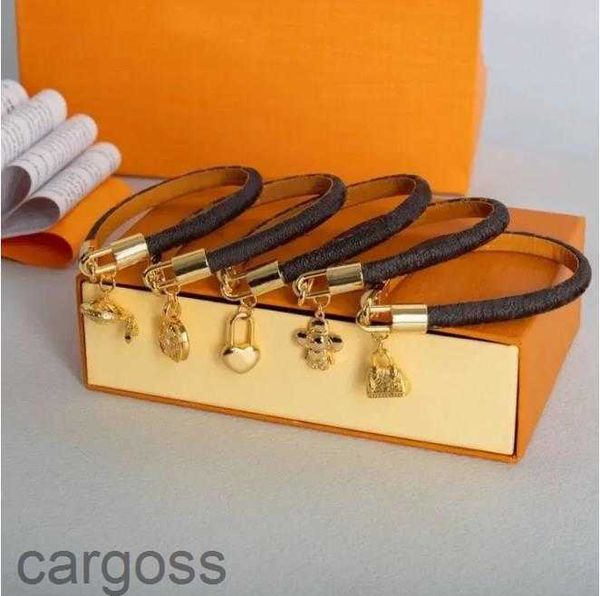 Bracelet Bracelet Cuir Lock Lock Classic Jewelry Designer Flat Brown Brand Metal for Men and Women Lovers Gift A16N