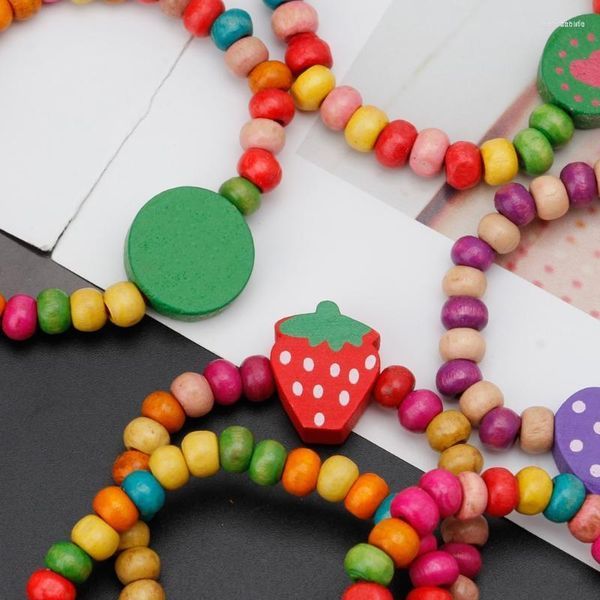 Bracelets de charme 12pcs coloré en bois petites filles kit enfants bijoux de mode