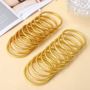Bracelets de charme 18 pièces bracelet bracelets en silicone filles européennes américaines paillettes gelée adulte gel de silice Miss