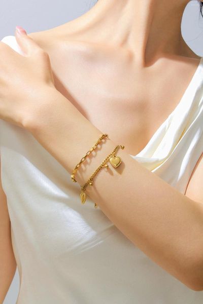 Bracelets de charme 1pc Belle bracelet de cœur en acier inoxydable en acier inoxydable pour femmes pour femmes adolescentes Cadeau de la fête des mères