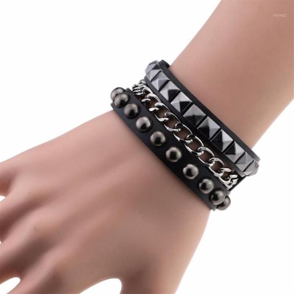 Pulseras de encanto 2021 Moda Multicapas Rock Spikes Cadenas de remaches Gótico Punk Ancho Brazalete de cuero Brazalete para mujeres Hombres Jewe204T