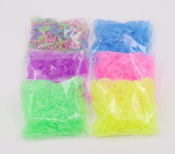 Bracelets de charme 2023 600 pièces Fluorescence d'été Glow faisant des fournitures bricolage bandes de caoutchouc colliers de poignet jouets de fête pour enfants