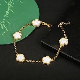 Bracelets de charme 2023 Fleur verte de luxe Natural White Ladies Cadeau de haute qualité Four Leaf Clover Bijoux 230410