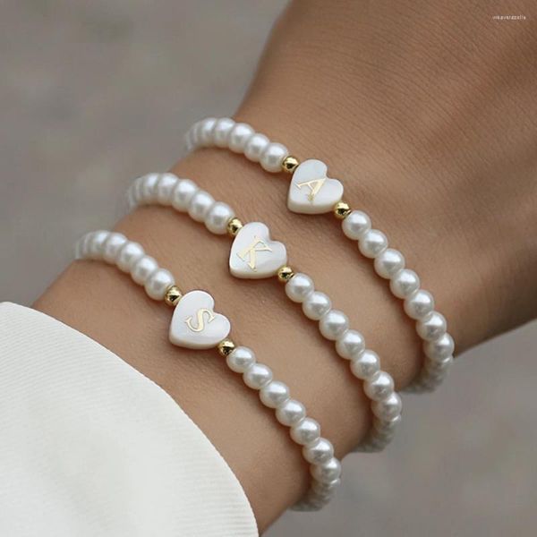 Pulseras de encanto 2023 Shell Heart A-Z Letra Pulsera inicial Mujeres Hecho a mano Perla simulada con cuentas para regalo de joyería