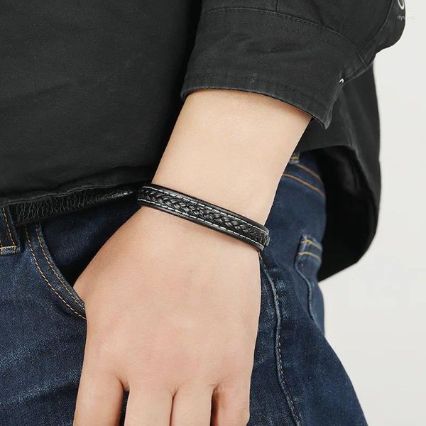 Bracelets de charme 2023 Gros Accessoires Mode Simple Couche Boucle Magnétique Décoration De La Main Noir Tressé En Cuir Bracelet Pour Hommes