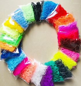Bedelarmbanden 2024 600 stks kleur rubberen bands diy weefgereedschap elastische siliconen armband accessoires kinderen speelgoed voor kinderen meisjes cadeau
