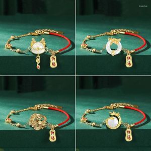 Pulseras de encanto 2024 Estilo chino Dragón creativo Suerte Perlas rojas Bendición Colgante Pulsera para mujeres Joyería de Navidad Regalos de año