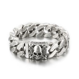 Charm Armbanden 20mm Grote en Zware y Cubaanse Ketting Armband Mannen Met Duivel Ghost Skull Vintage Magische Sieraden Cadeau voor Vrienden 230731