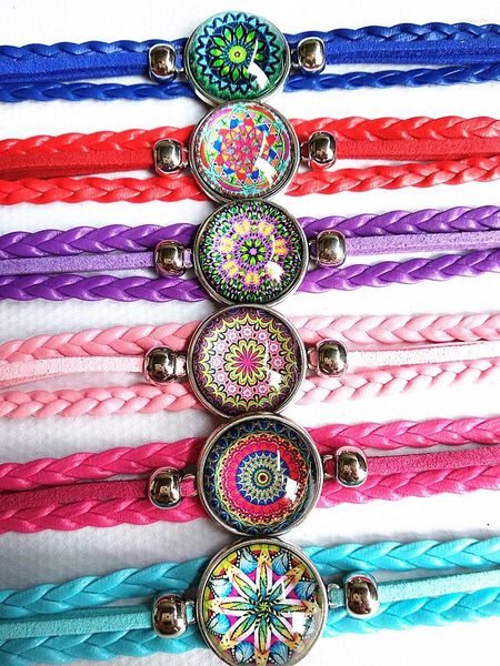Bracelets de charme 24pcs / lot Design Verre Mandala Fleur Art Rond Dôme Bracelet Zen Vintage Bracelet Main Chaîne En Gros