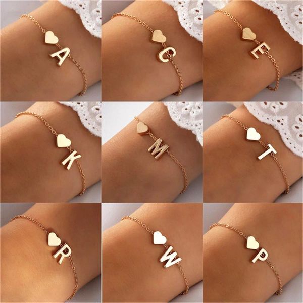 Bracelets de charme 26 A-Z Lettres initiales pour les femmes Couleur d'or minimaliste petit coeur anglais nom alphabet nomme d'anniversaire bijoux