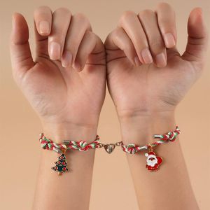 Bracelets de charme 2pcs coeur de Noël magnétique couples bracelet à la main tissage satan claus bonhomme de neige aimant corde cadeau créatif