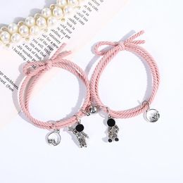 Bracelets de charme 2pcs / Set Couples Correspondant Bracelet Aimant Mignon Poupée Étoile Pendentif Braslet Corde Élastique Jumelé Braclet Parent Enfant Brazalete