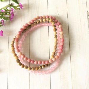 Bracelets de charme Perles de 4 mm Bracelet extensible perlé Ensemble de 3 Rose Rose Q-uartz Rhodonite Empilage Chakra Cadeau
