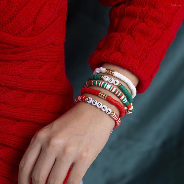 Bracelets de charme 5 pièces / ensemble de Noël pour les femmes colorées en argile polymère chaîne lettre perles bijoux de mode cadeaux