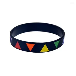 Bracelets de charme 50 pcs Triangle Logo Pride Bracelet en caoutchouc de silicone 1/2 pouce de large bracelet noir et blanc