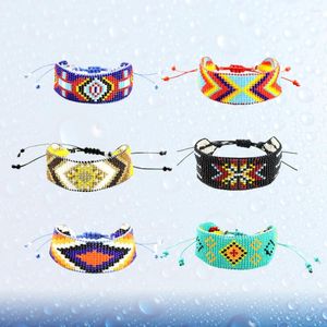 Bracelets de charme 6pcs perles colorées pour les femmes de bijoux de tissage à la main décoration de bracelet rétro (motif assorti)