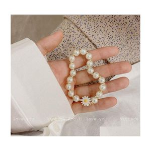 Charm Bracelets Aomu Korean Retro Imitated Pearl Round Beaded Daisy Bracelet Irregar Flor geométrica para mujeres Accesorios de fiesta 36 Dhkcm