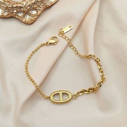 Bracelets de charme Bracelet lettre C Designer en acier titane pour femmes bijoux de luxe cadeaux femme fille or en gros ne se décolore pas