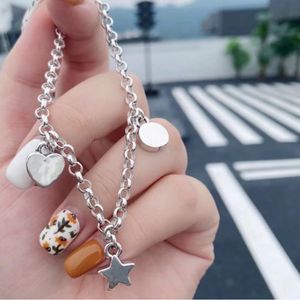 Pulseras con dijes Brazalete Letra G Estrellas de acero de titanio Diseñador para mujeres Joyas de lujo Regalos Mujer Chica Oro Plata al por mayor No se desvanecen