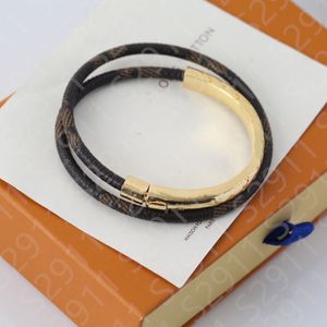 Bracelets porte-bonheur marque hommes femmes gravé V lettre Double pont en cuir boucle main corde Plaid Design Bracelet en métal sans boîte