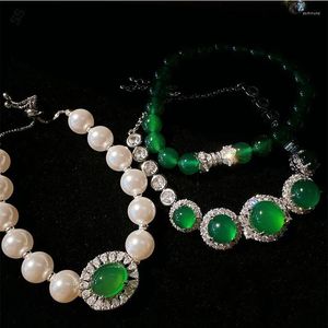 Bracelets de charme Brésil Vert Calcédoine Agate Perle Bracelet Propre Brillant Riche Haricots Blancs Pierres Précieuses Lychee Frozen Zircon Chaîne À Main