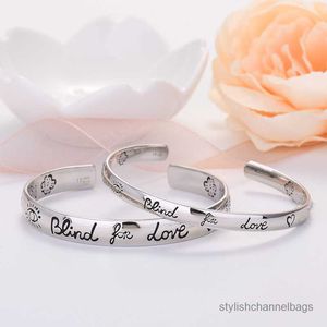 Bracelets à breloques bracelets à breloques Bracelet Couple ouvert Lettre imprimée en acier en retrait pour femmes hommes mariage luxe