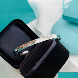 Bracelets de charme Cadeau de Noël Lism Home Series Bracelet de diamant à quatre rangées FL Haut de gamme Grand Style de mode Luxe léger et polyvalent Otfou