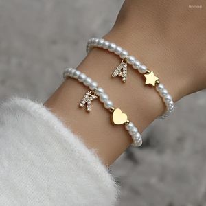 Bedelarmbanden klassieke hart initiële letter armband vrouwen handgemaakt 4 mm imitatie parel kraal voor sieradencadeau