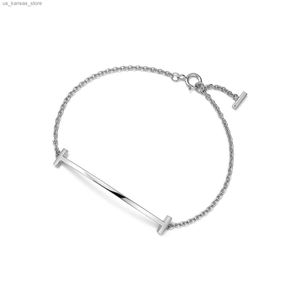 Bedelarmbanden klassieke luxe armbanden armbanden letter letter t titanium staal met diamantontwerper voor dames Jewlery Gifts Woman Gold Silver Groothandel niet FADE240408