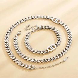 Bracelets de charme Bracelet de collier de lettres à double d tendance