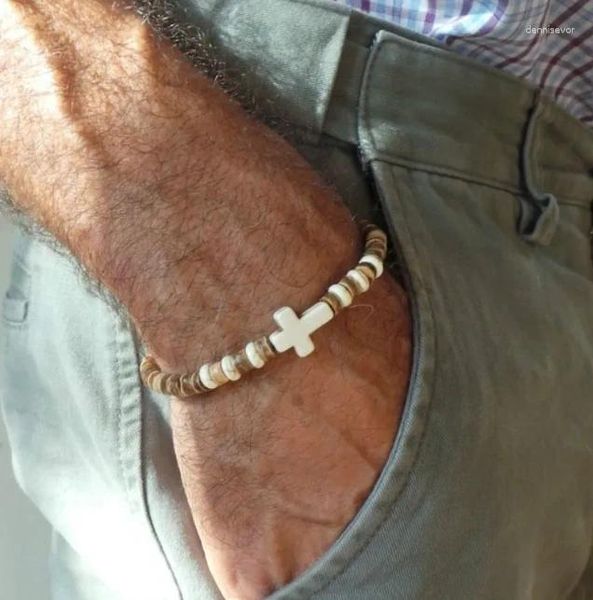 Bracelets de charme Bracelet de perles en bois de noix de coco pour hommes et femmes Boho empilant des bijoux de bras de croix turquoise extensible en bois