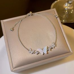 Bracelets de charme à crampon de papillon zircon coloré pour les femmes belles cadeaux d'anniversaire ajustés en couleur argenté Bowknot Couleur ajusté 231027