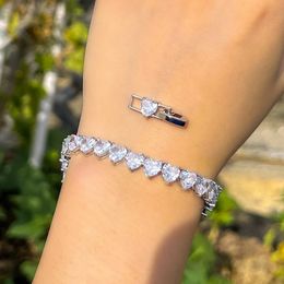 Bracelets de charme cwwzircons chic love coeur forme cubique zirconi en pierre de mariage engagement bracelet de tennis pour femmes
