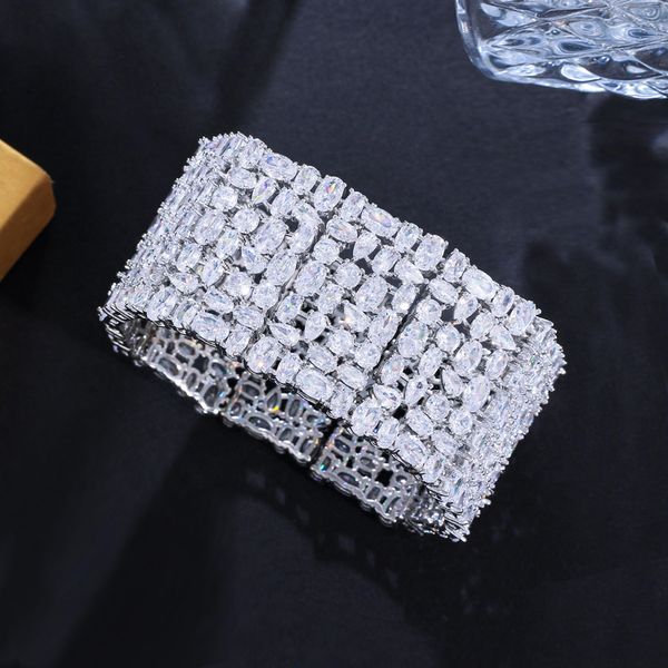 Bracelets à breloques CWWZircons Top Grade Glamorous Zirconia Cubique Pave Déclaration Chunky Luxury Big Wide Women Wedding Bridal Party CB332 230602