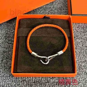 Bracelets de charme Designer Luxury Instagram Fashion haut de gamme Nouveau bracelet en cuir crochet de poisson Même style pour les hommes et les femmes HI36